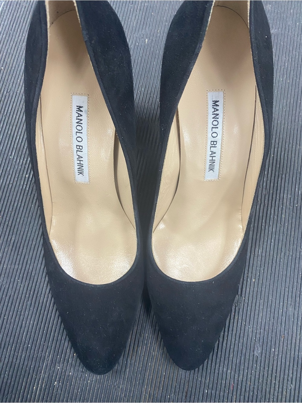 Manolo Blahnik Black Suede Pointed Toe Pumps
